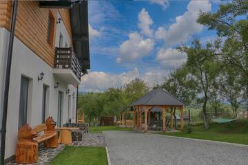 Фотографии Фермерские дома Maramures Landscape г. Мойсей (Румыния) №2 Фото Фермерские дома Maramures Landscape г. Мойсей 2